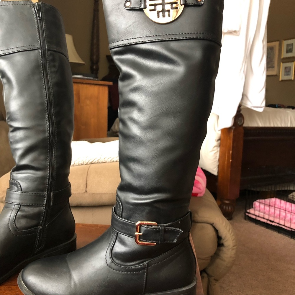 Boots - Picture 3 of 4